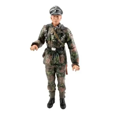 Figurka 1:16 Velitel čety - poručík Sd.Kfz. 251, maskování vzor Platan – jaro